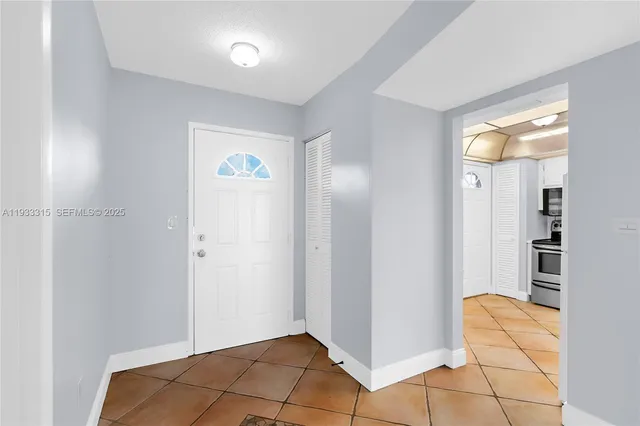 $1,495 | 1300 Northeast 191st Street, Unit A202, Miami, FL 33179