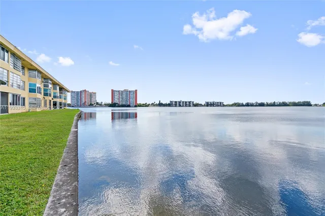 $1,495 | 1300 Northeast 191st Street, Unit A202, Miami, FL 33179