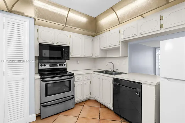 $1,495 | 1300 Northeast 191st Street, Unit A202, Miami, FL 33179