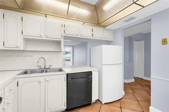 $1,495 | 1300 Northeast 191st Street, Unit A202, Miami, FL 33179