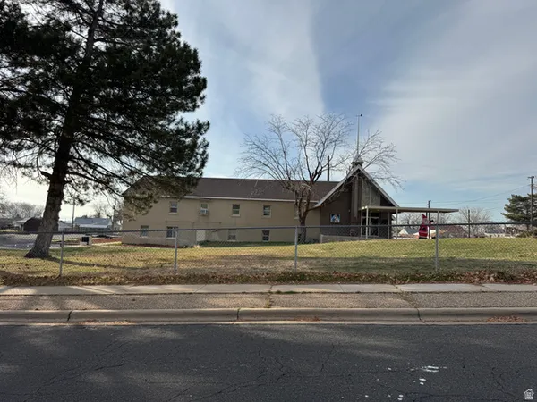 $1,800,000 | 564 South 800 East, Clearfield, UT 84015