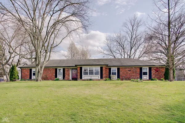 $300,000 | 7 Chapman Court, Greenfield, IN 46140