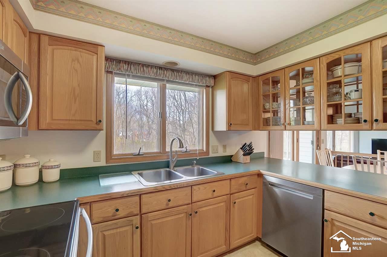 2429 Sandpiper Road Lambertville, MI 48144 - Photo 18 of 51 50071210-17.JPG