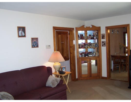 287 Ashby State Road Fitchburg, MA 01420 - Photo 5 of 17 Gallery Image 5