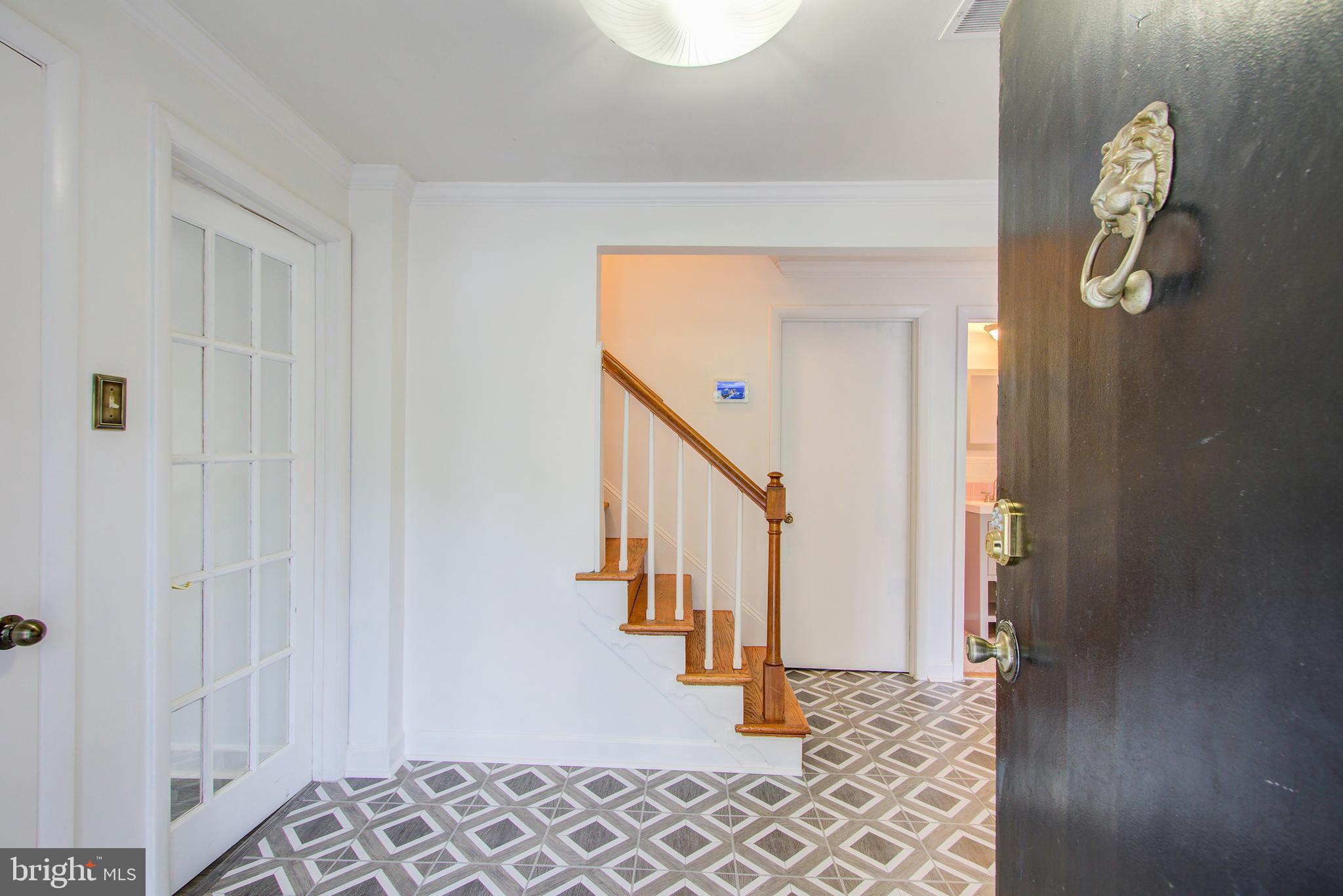 6109 Montrose Road Cheverly, MD 20785 - Photo 4 of 29 Front Foyer