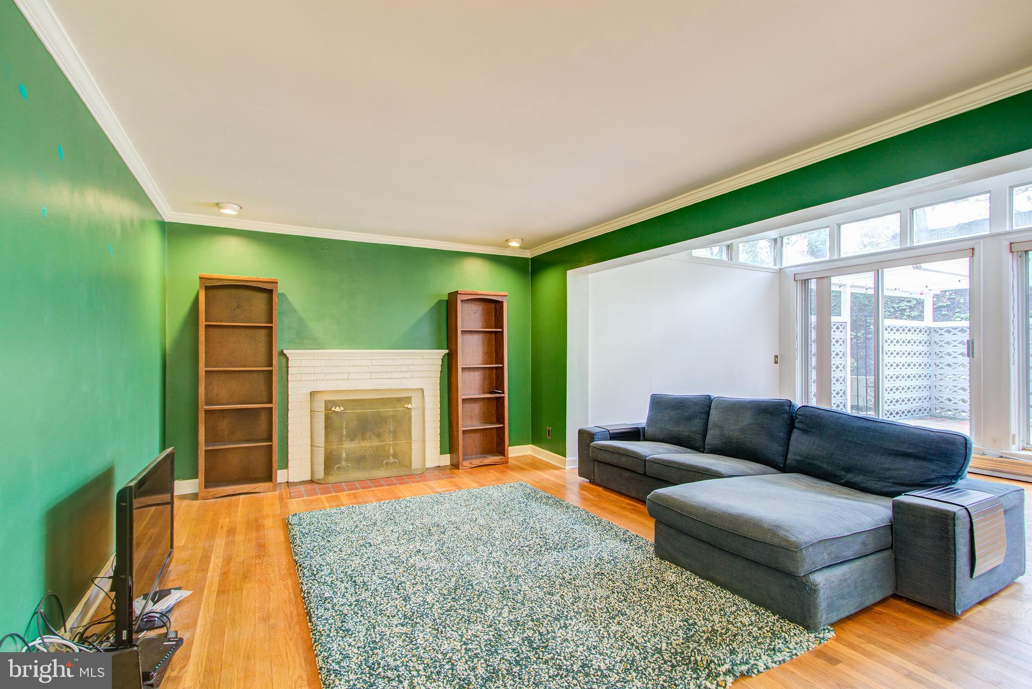 6109 Montrose Road Cheverly, MD 20785 - Photo 6 of 29 Living Room with Dining Room in Back
