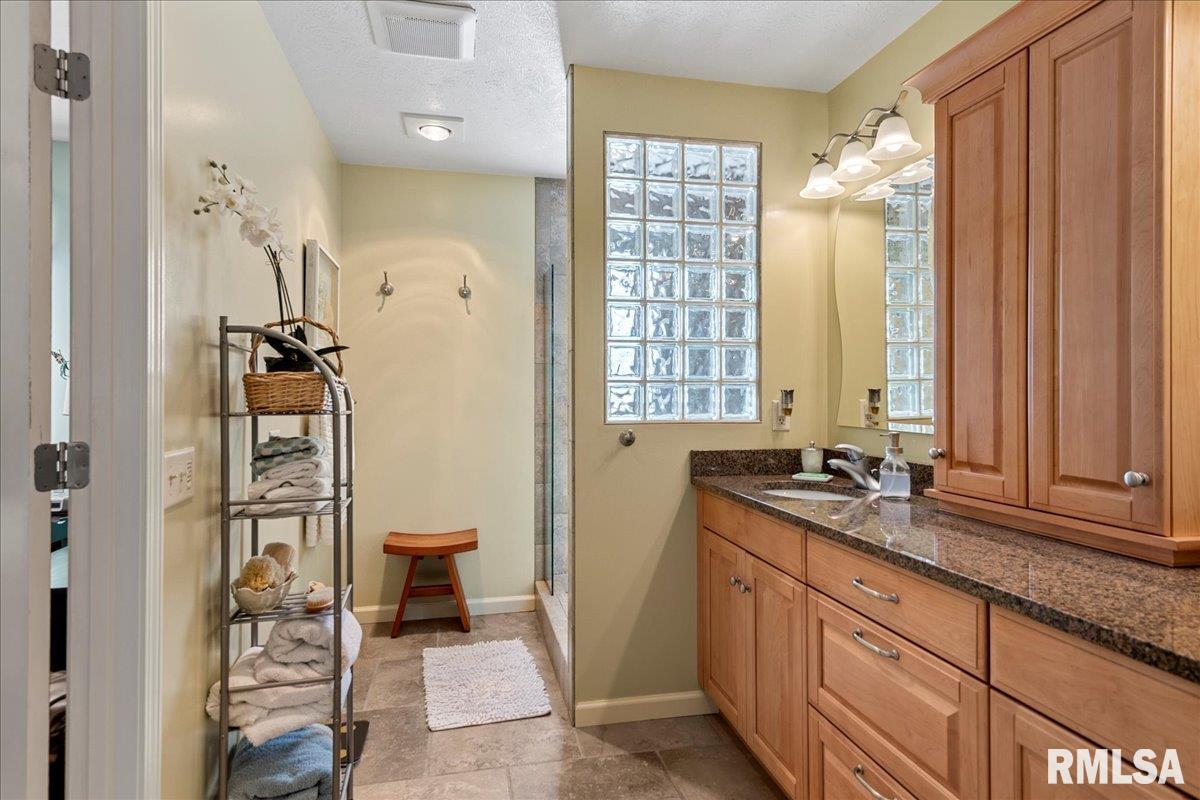 2612 Cedar Pond Drive Springfield, IL 62702 - Photo 18 of 35