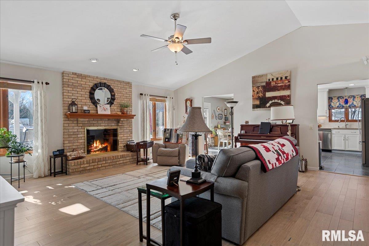 2612 Cedar Pond Drive Springfield, IL 62702 - Photo 3 of 35