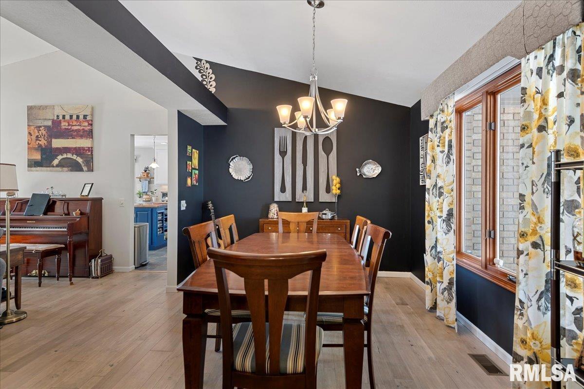 2612 Cedar Pond Drive Springfield, IL 62702 - Photo 9 of 35