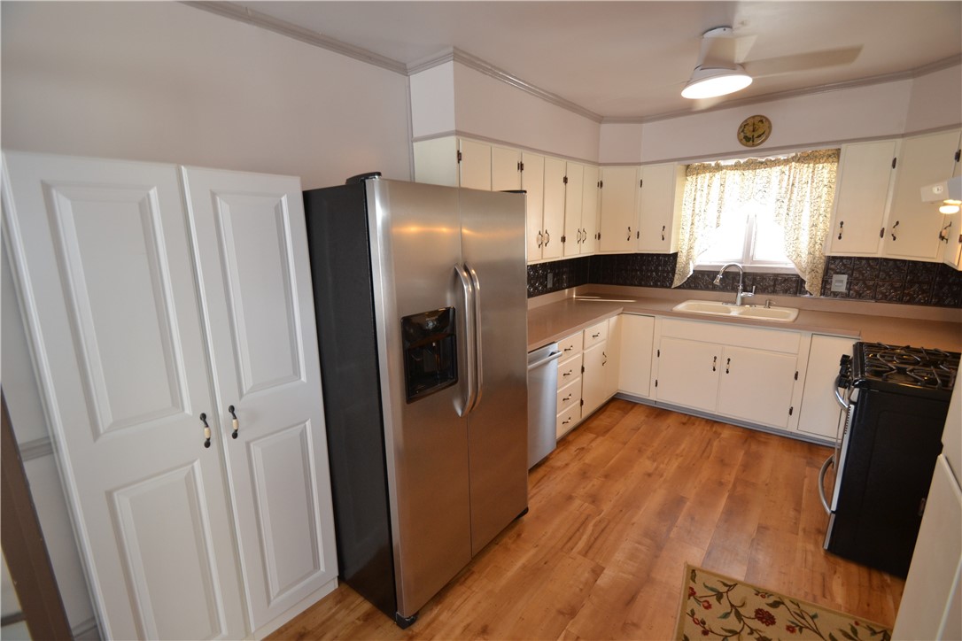 219 East Jackson Street Palmyra, NY 14522 - Photo 16 of 40 Kitchen