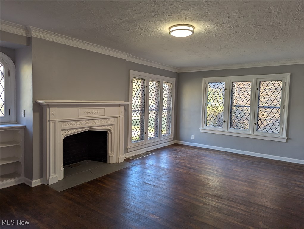 18518 Newell Road Beachwood, OH 44122 - Photo 7 of 24 1st Fl Living Room