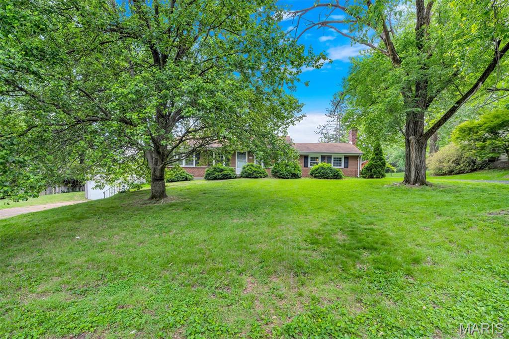 425 Bush Drive Ballwin, MO 63021 - Photo 1 of 34