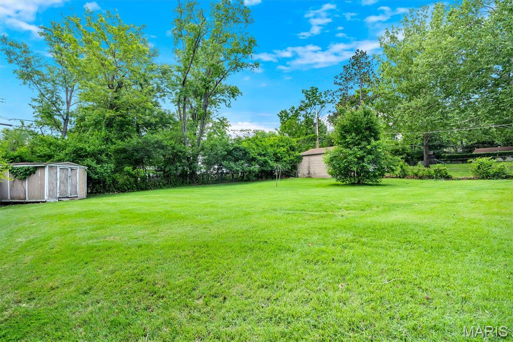 425 Bush Drive Ballwin, MO 63021 - Photo 15 of 34