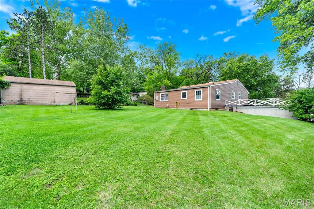 425 Bush Drive Ballwin, MO 63021 - Photo 10 of 34