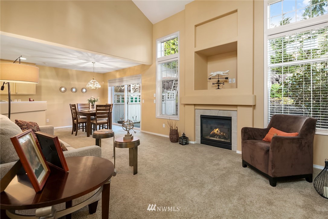 526 Elma Place Northeast Renton, WA 98059 - Photo 4 of 18 Gallery Image 4