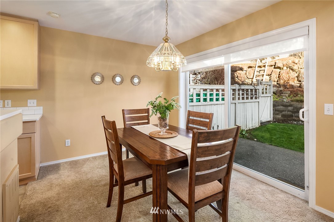 526 Elma Place Northeast Renton, WA 98059 - Photo 6 of 18 Gallery Image 6