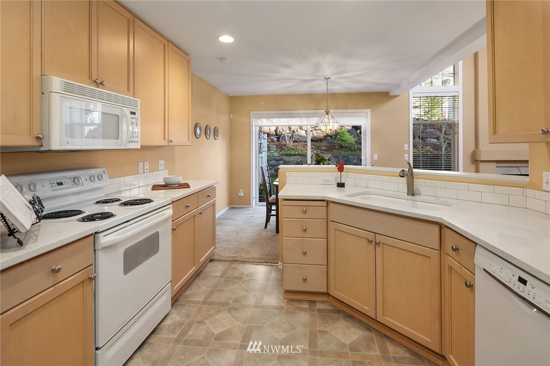 526 Elma Place Northeast Renton, WA 98059 - Photo 8 of 18 Gallery Image 8