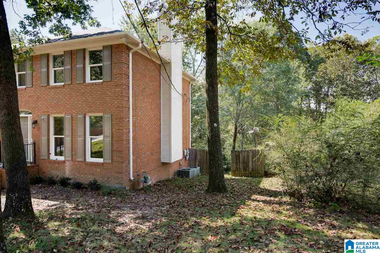 1309 Colonial Way Alabaster, AL 35007 - Photo 3 of 36