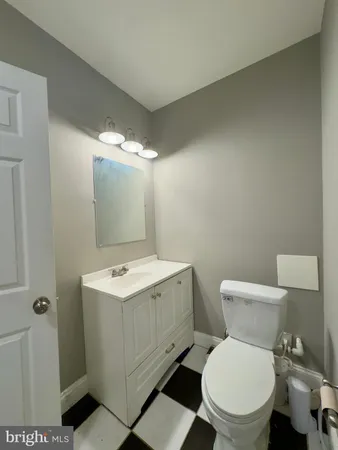 $1,350 | 208 East Redwood Street, Unit 4D, Baltimore, MD 21202