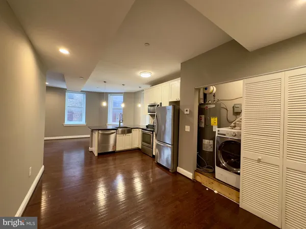 $1,350 | 208 East Redwood Street, Unit 4D, Baltimore, MD 21202