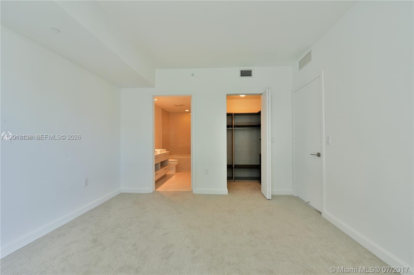 45 Southwest 9th Street, Unit 1907 Miami, FL 33130 - Photo 6 of 16 a view of an empty room