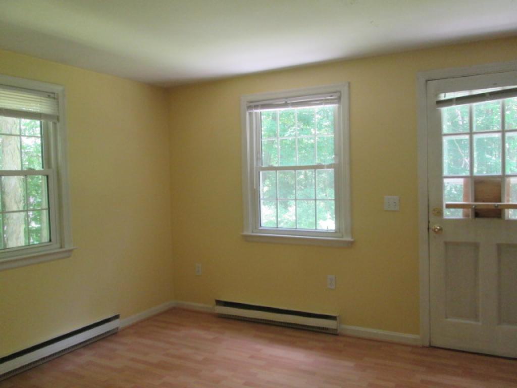 4 Pine Grove Road, Unit 4 Exeter, NH 03833 - Photo 3 of 8