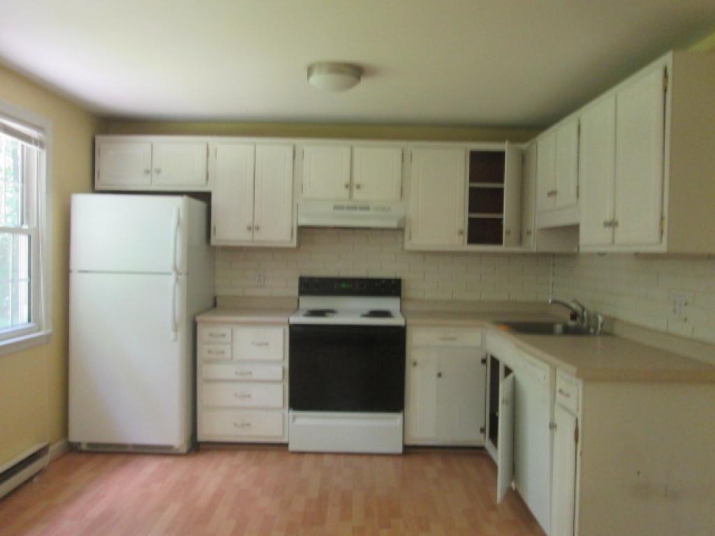 4 Pine Grove Road, Unit 4 Exeter, NH 03833 - Photo 4 of 8