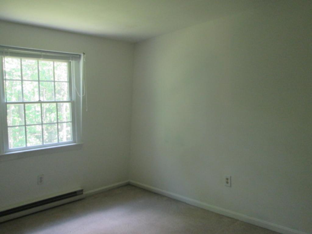 4 Pine Grove Road, Unit 4 Exeter, NH 03833 - Photo 5 of 8