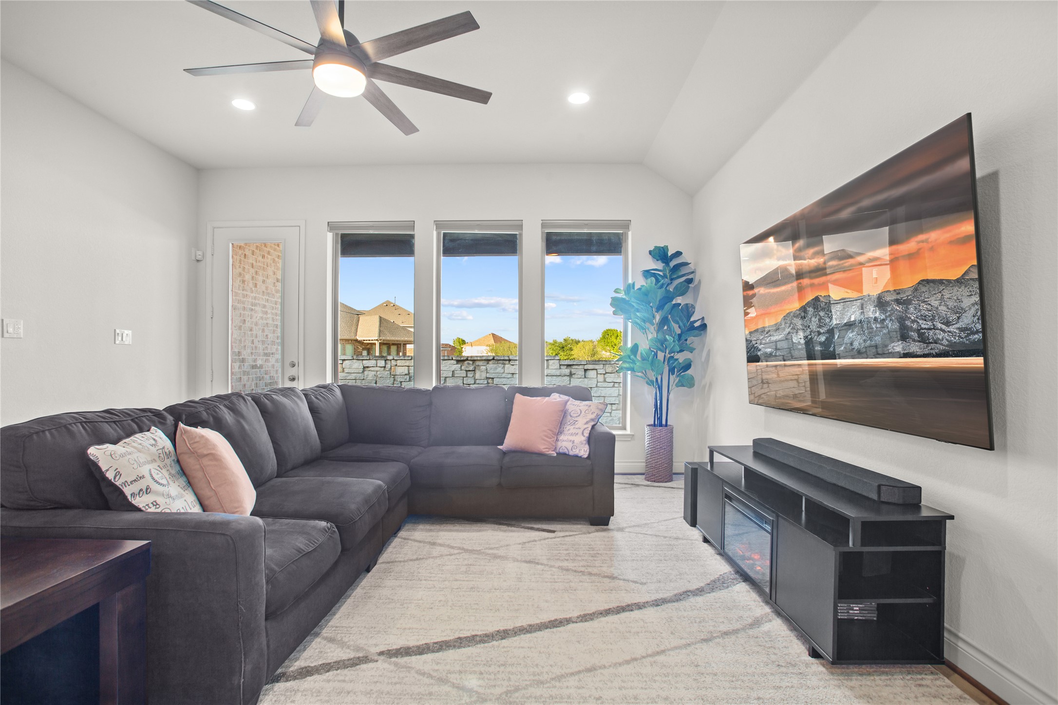 369 Cold Riv Run Kyle, TX 78640 - Photo 17 of 40