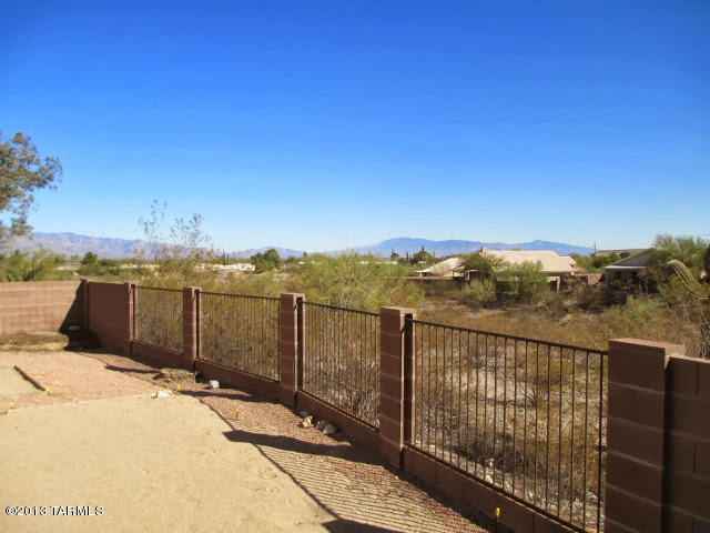 2116 Jacana Loop Tucson, AZ 85745 - Photo 32 of 35