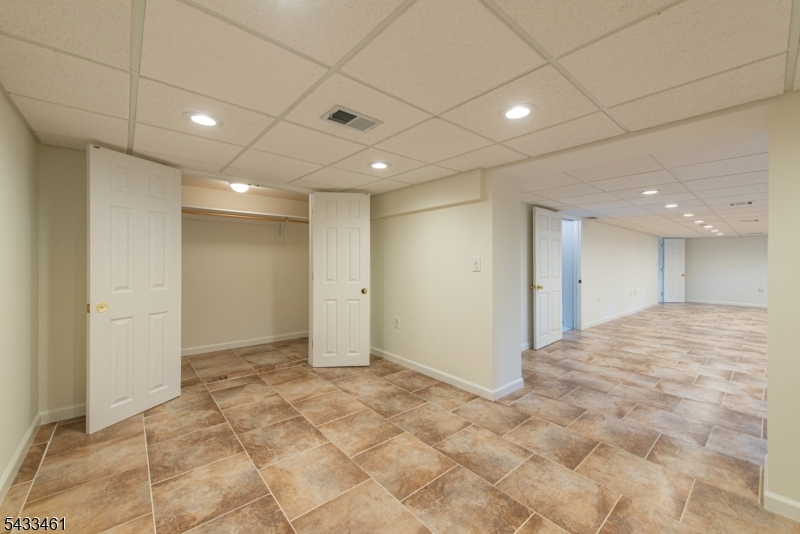 77 Rockwood Road Florham Park, NJ 07932 - Photo 38 of 47