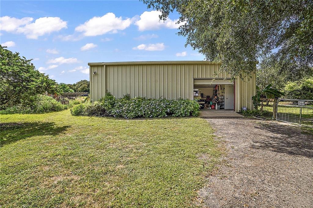 4422 Round Lake Road Apopka, FL 32712 - Photo 31 of 37 1 of 3 out buildings. This one has a 1/2 bath and office area.