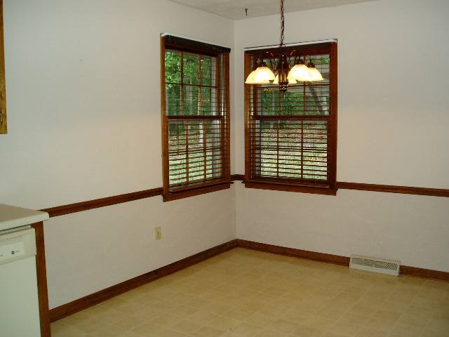 1036 West Duncan Road Greenville, SC 29617 - Photo 7 of 15 Gallery Image 7
