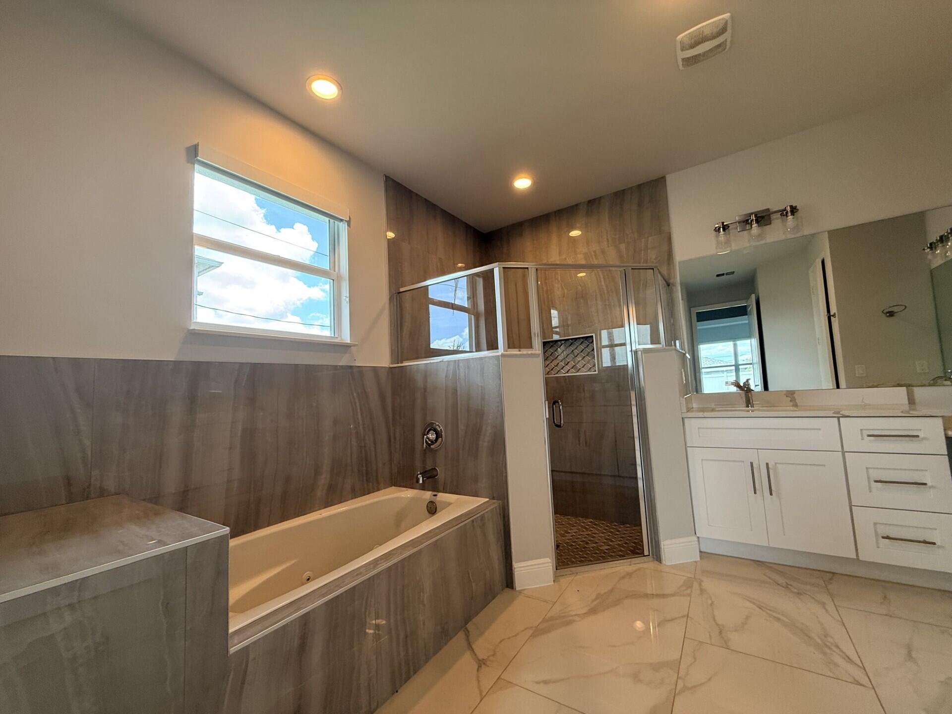 5673 Northwest Whitecap Road Port St. Lucie, FL 34986 - Photo 17 of 31 a34dbb15-da5f-4a35-9cf8-bfeda3ea9e9a