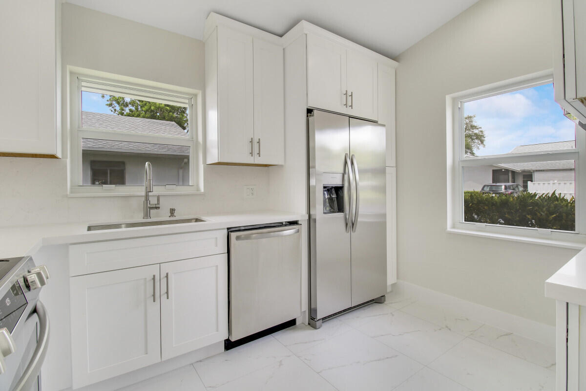 8934 Windtree Street, Unit B Boca Raton, FL 33496 - Photo 5 of 25 5