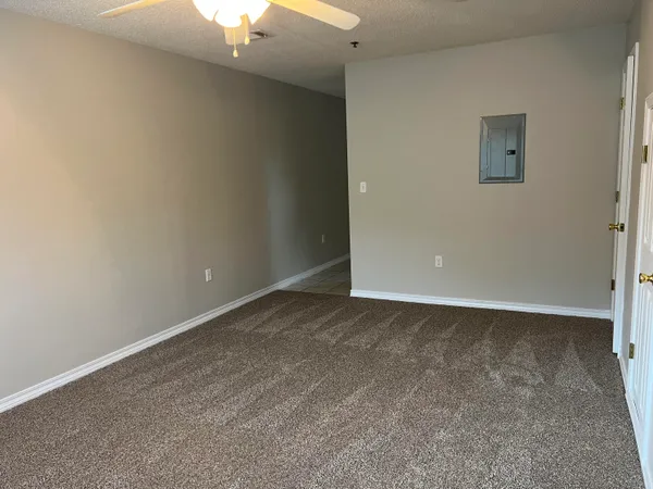 $1,195 | 224 Runnymeade Drive, Crestview, FL 32539