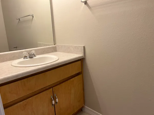 $1,195 | 224 Runnymeade Drive, Crestview, FL 32539