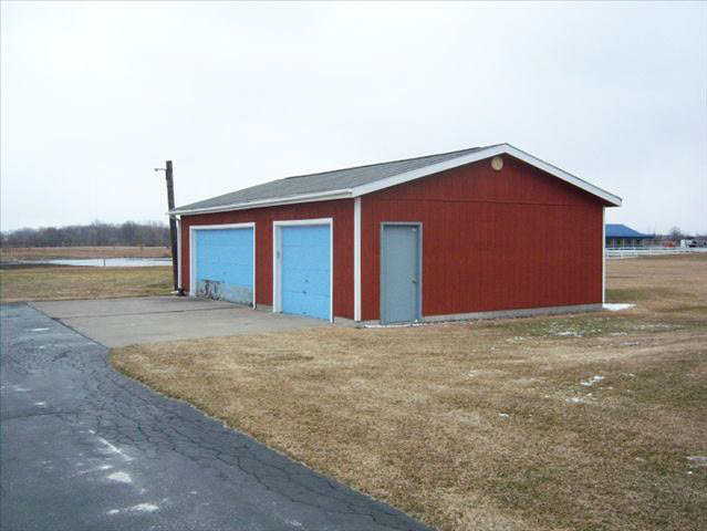 855 West Newburg Road Carleton, MI 48117 - Photo 2 of 7 Garage