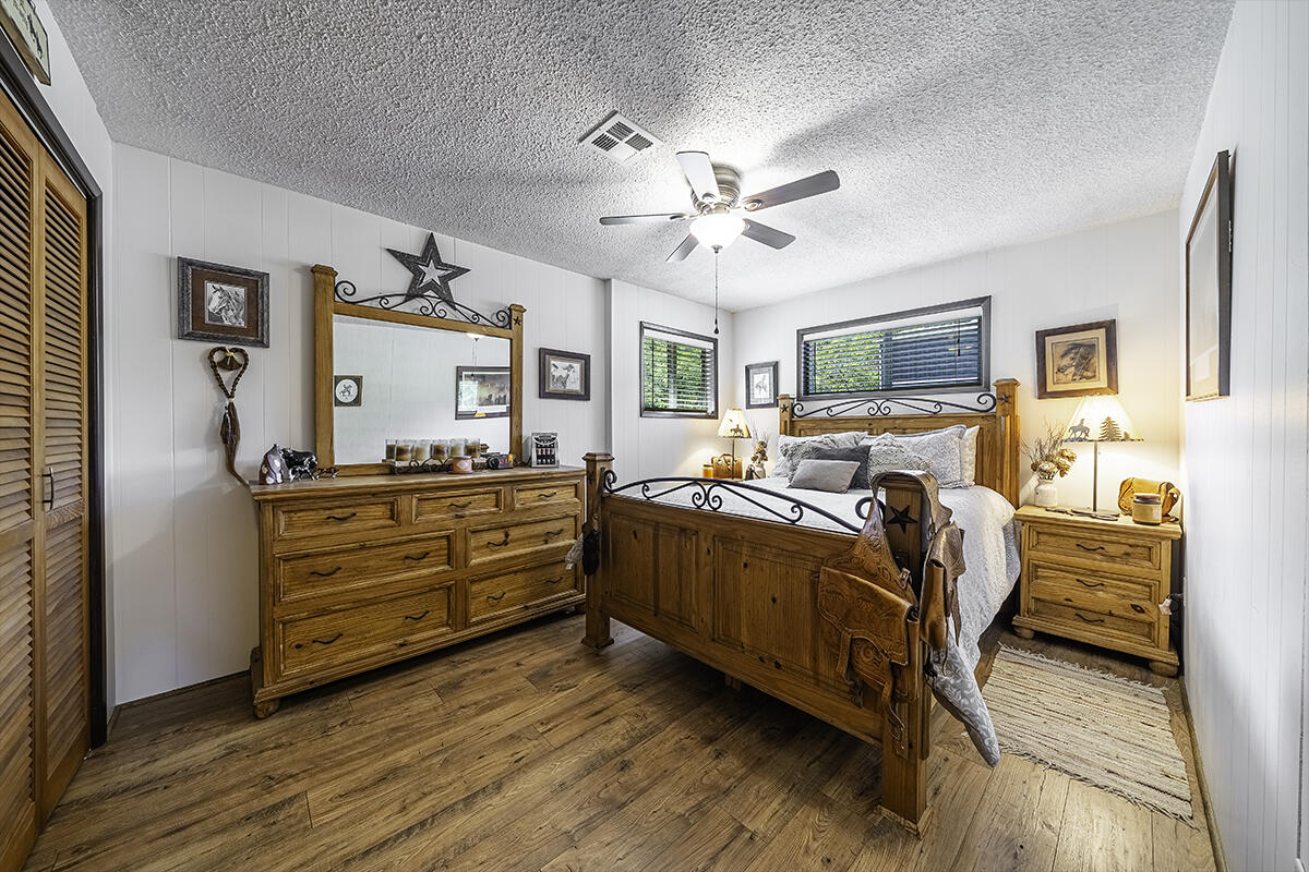 5388 Kane Creek Road Central Point, OR 97502 - Photo 16 of 48 DSC01924-Edit