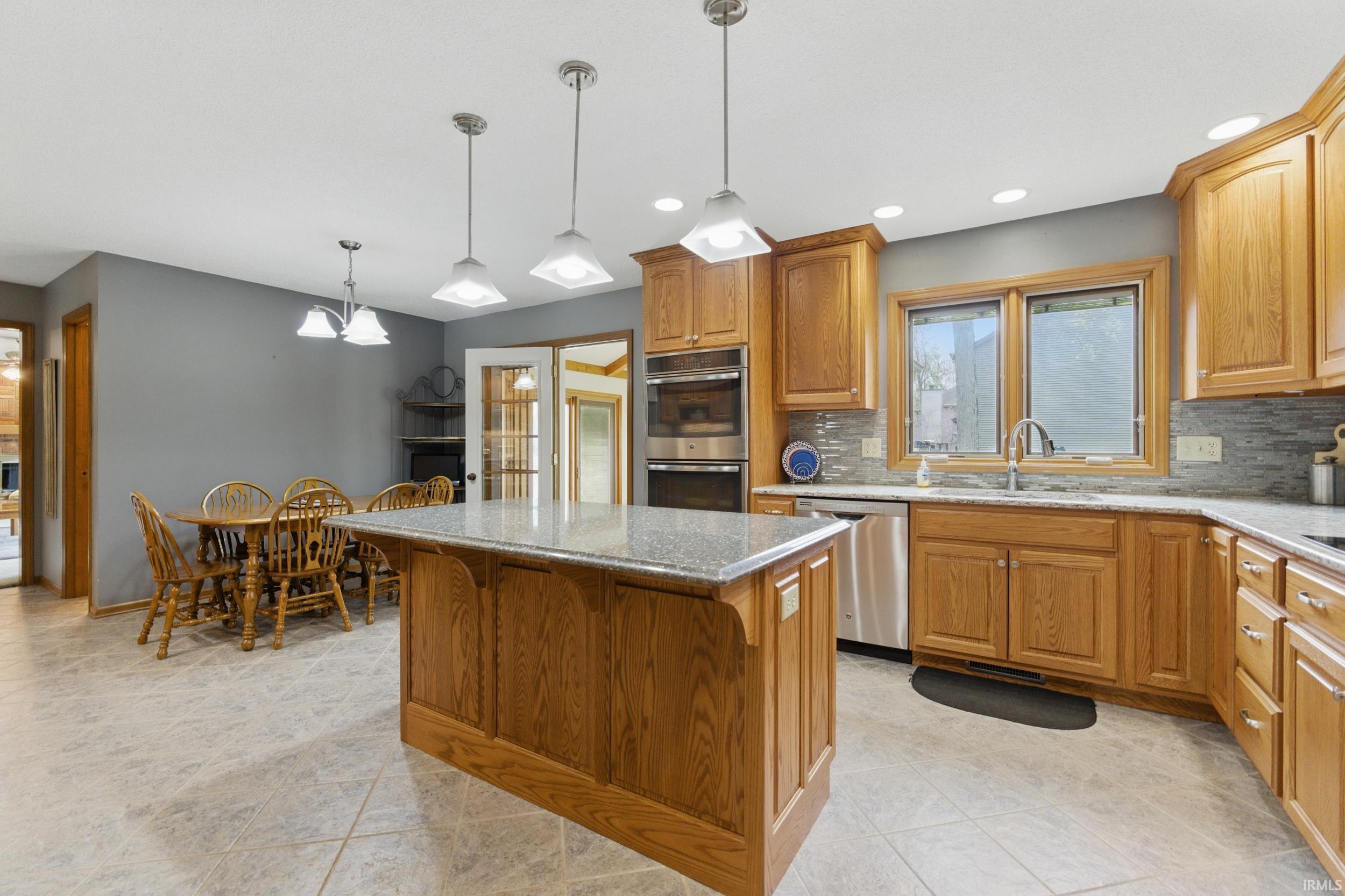 2008 Timberlake Trail Fort Wayne, IN 46804 - Photo 10 of 36 Gallery Image 10
