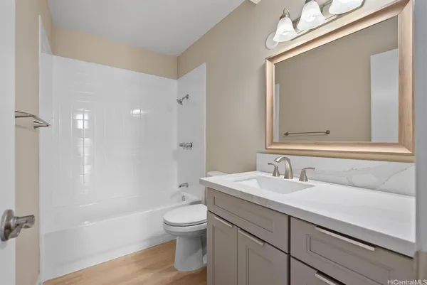 $337,900 | 98-1030 Moanalua Road, Unit 5201, Aiea, HI 96701