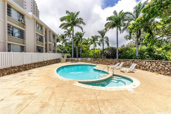 $337,900 | 98-1030 Moanalua Road, Unit 5201, Aiea, HI 96701