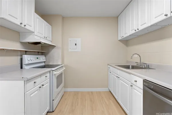 $337,900 | 98-1030 Moanalua Road, Unit 5201, Aiea, HI 96701