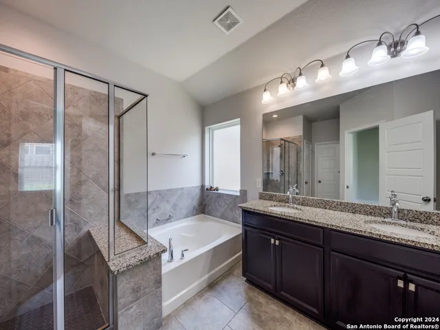 $2,500 | 129 Aberdeen, Boerne, TX 78015