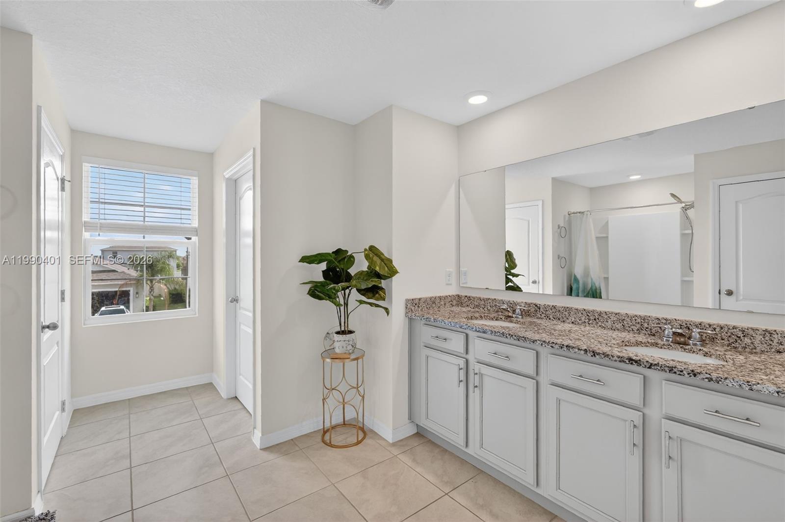 1481 Kempas Road Mount Dora, FL 32757 - Photo 16 of 32 Master suite