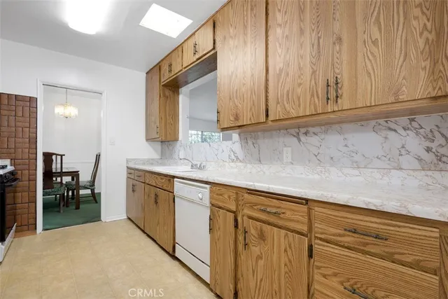 $675,000 | 916 South Caswell Avenue, Compton, CA 90220