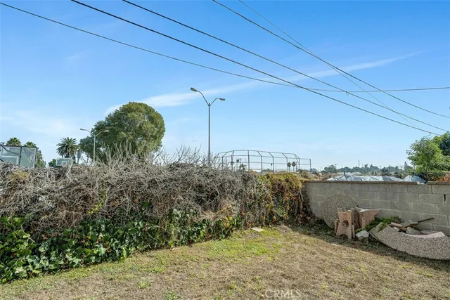 $675,000 | 916 South Caswell Avenue, Compton, CA 90220