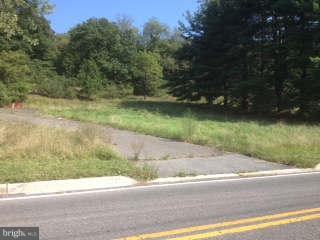 12000 Messick Road Southeast Cumberland, MD 21502 - Photo 3 of 6 Right Front with Addt'l Acreage