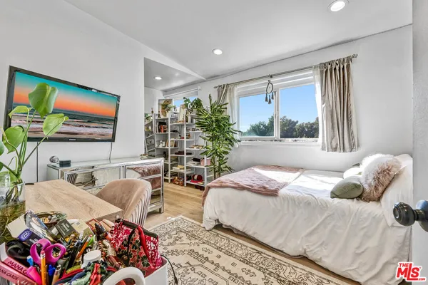 $9,000 | 5101 Keli Court, Los Angeles, CA 90066
