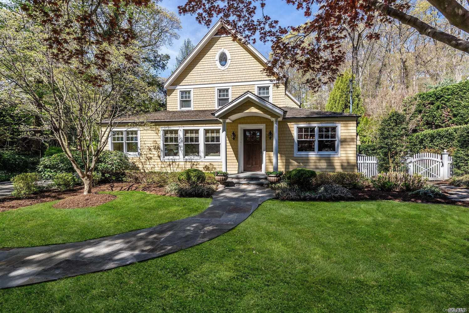 111 Little Neck Road Centerport, NY 11721 - Photo 1 of 1 Front View